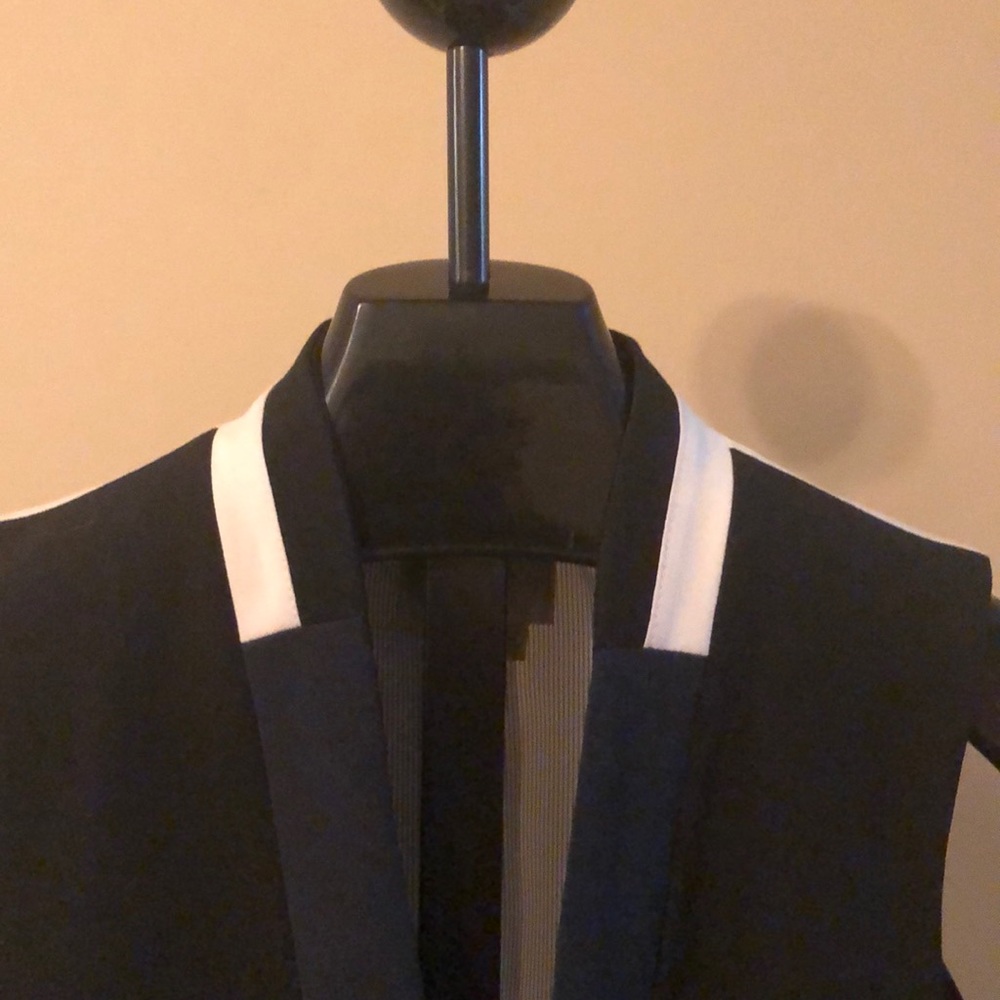 Vest - Picture 5 of 5